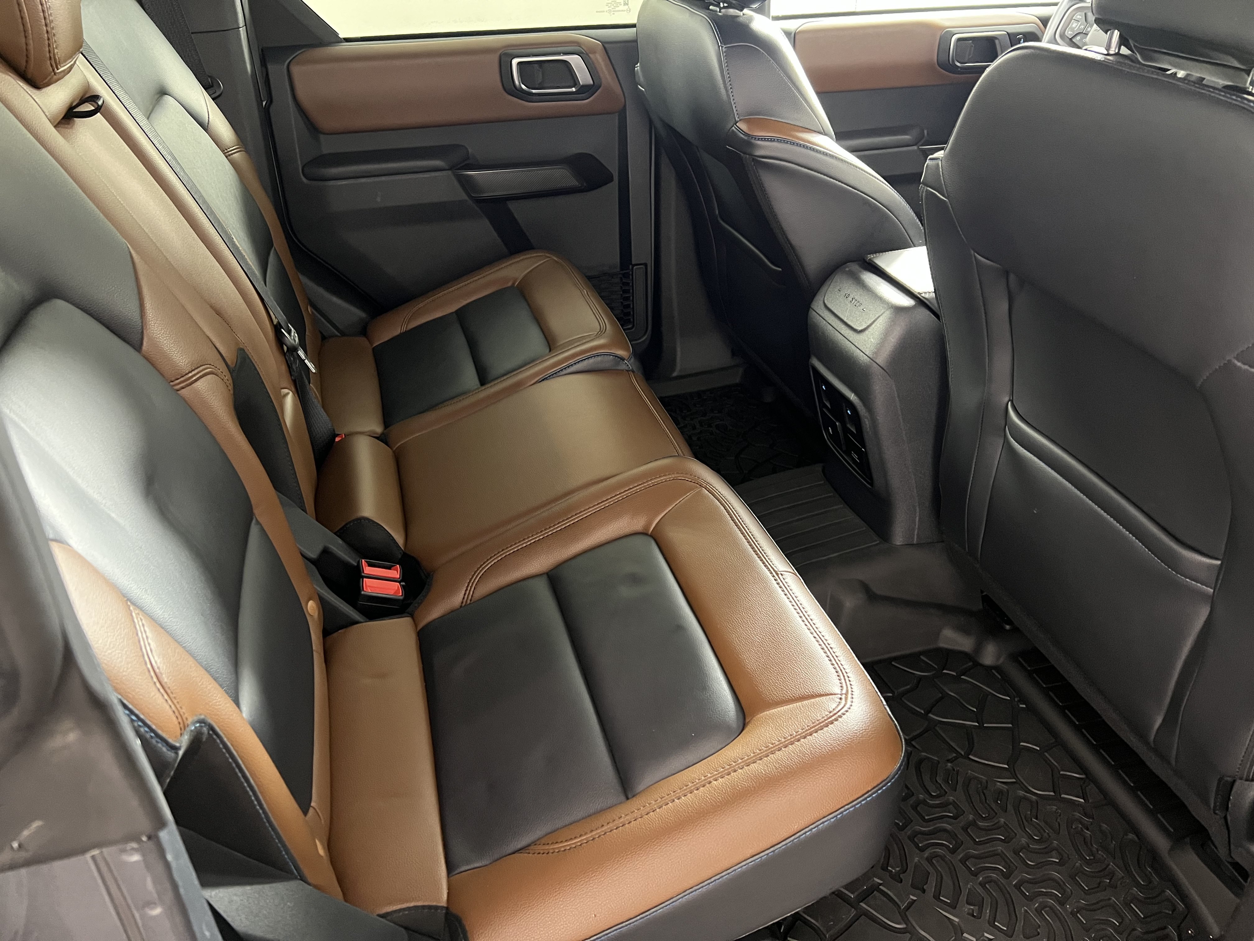 Used 2024 Ford Bronco Outer Banks AWD/4WD image 22