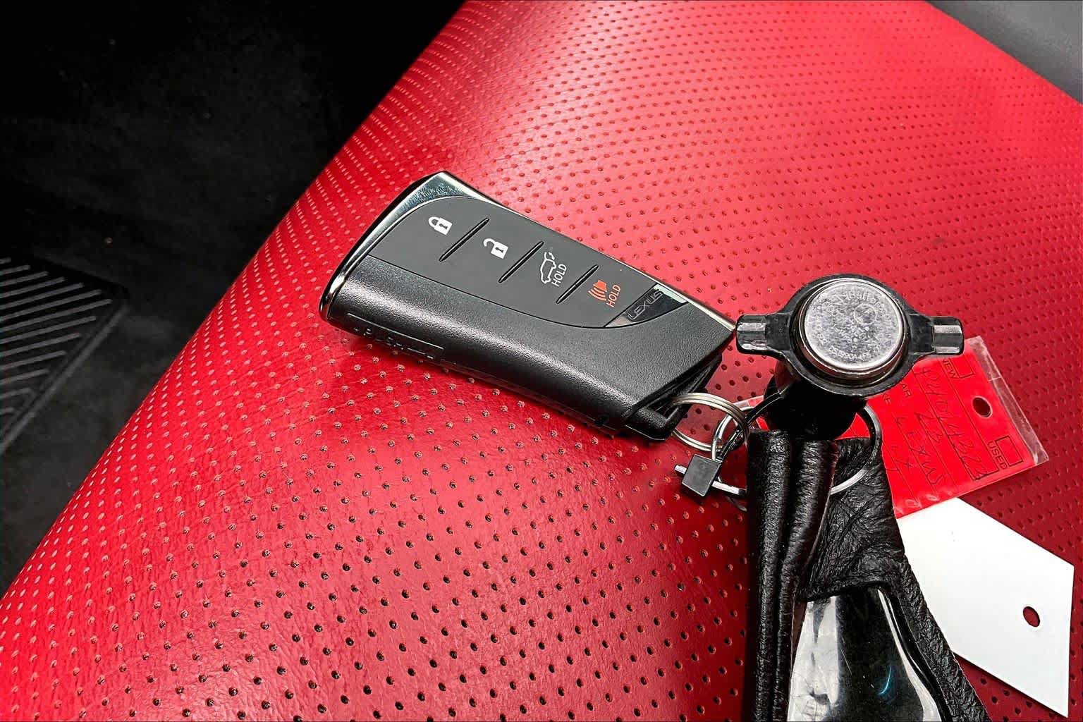Used 2023 Lexus LX 600 F Sport w/ Accessory Package (Z1) AWD/4WD image 15