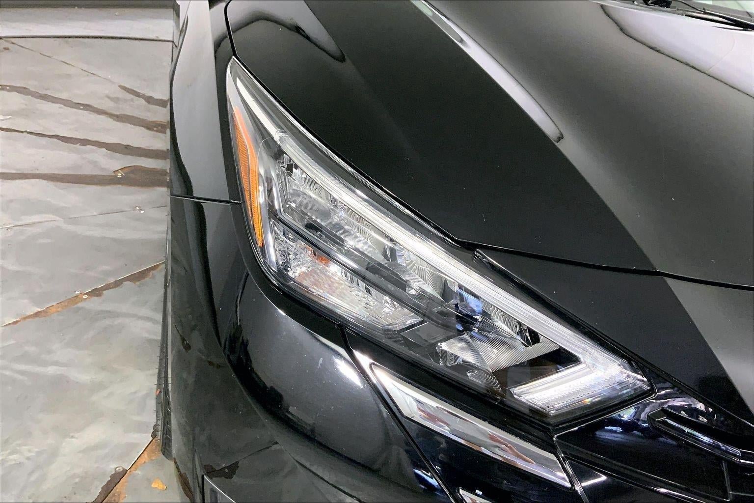Used 2025 Nissan Versa SV FWD image 26