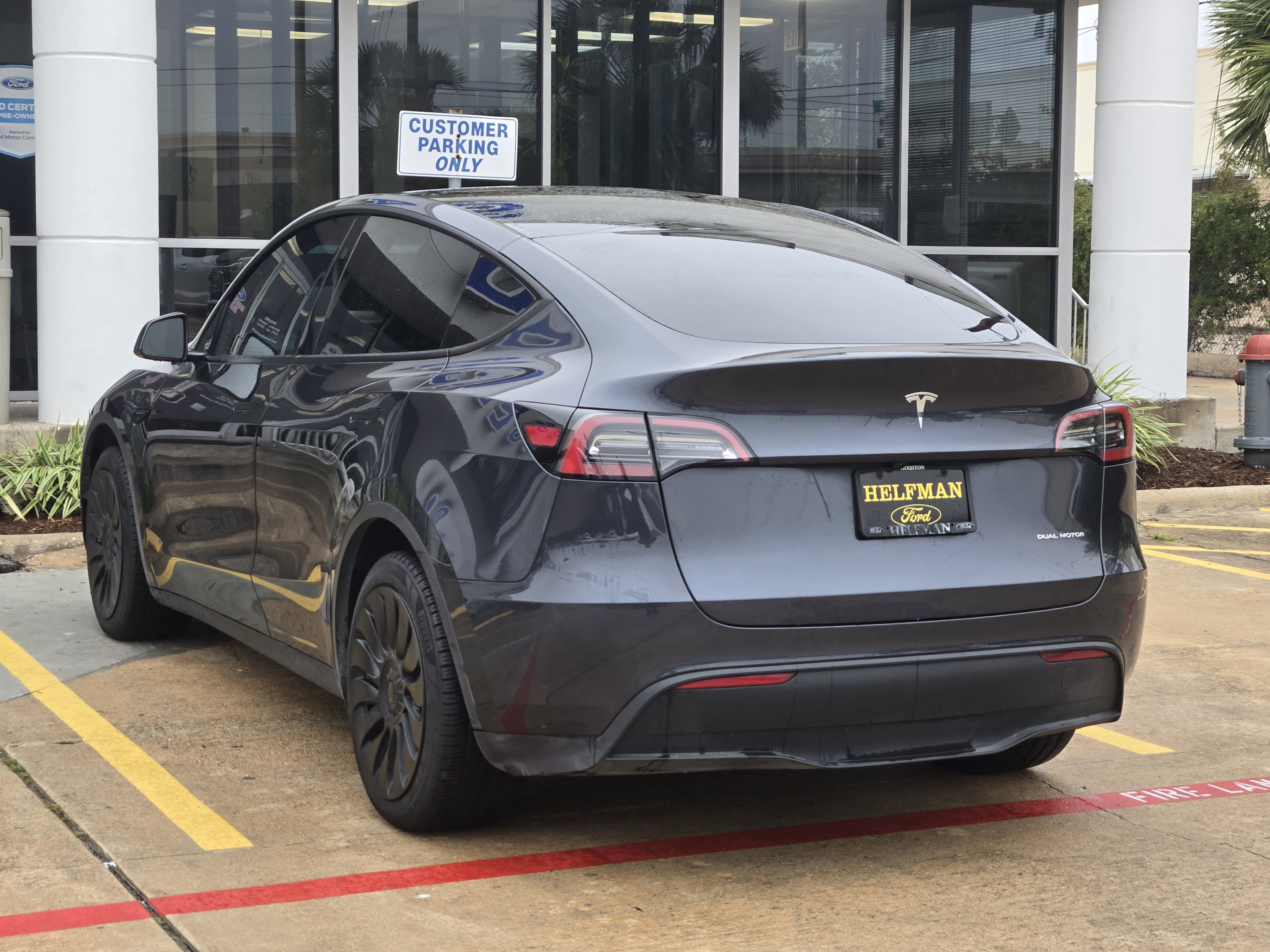 Used 2024 Tesla Model Y Long Range image 4