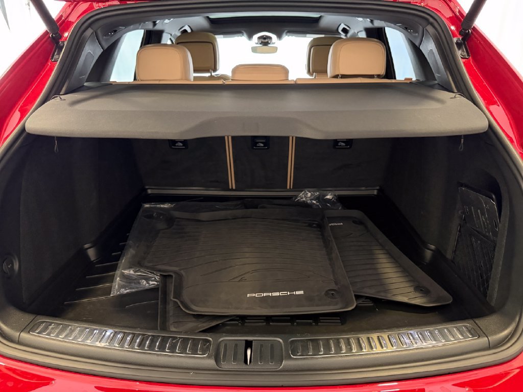 Certified 2026 Porsche Macan AWD/4WD image 29