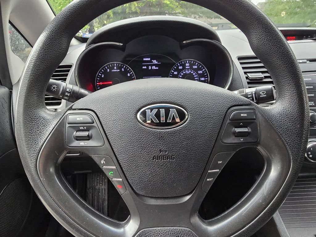 Used 2016 Kia Forte LX FWD image 14