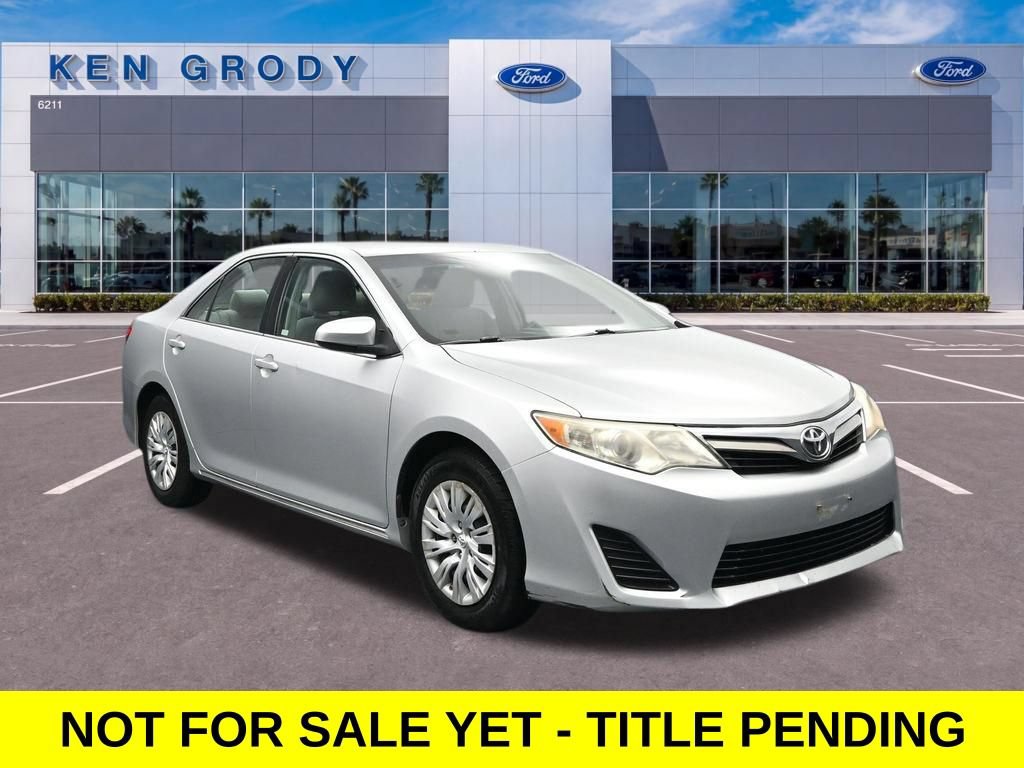 Used 2014 Toyota Camry LE FWD image 1