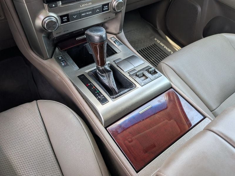 Used 2019 Lexus GX 460 Premium AWD/4WD image 22