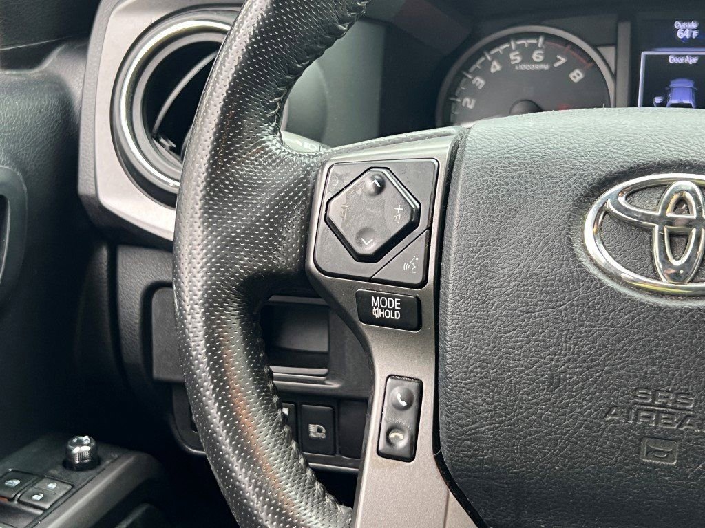 Used 2018 Toyota Tacoma TRD Off-Road image 25