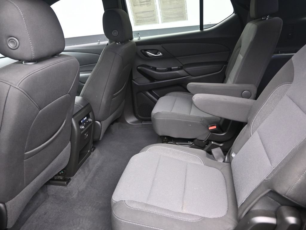 Used 2023 Chevrolet Traverse LT image 11