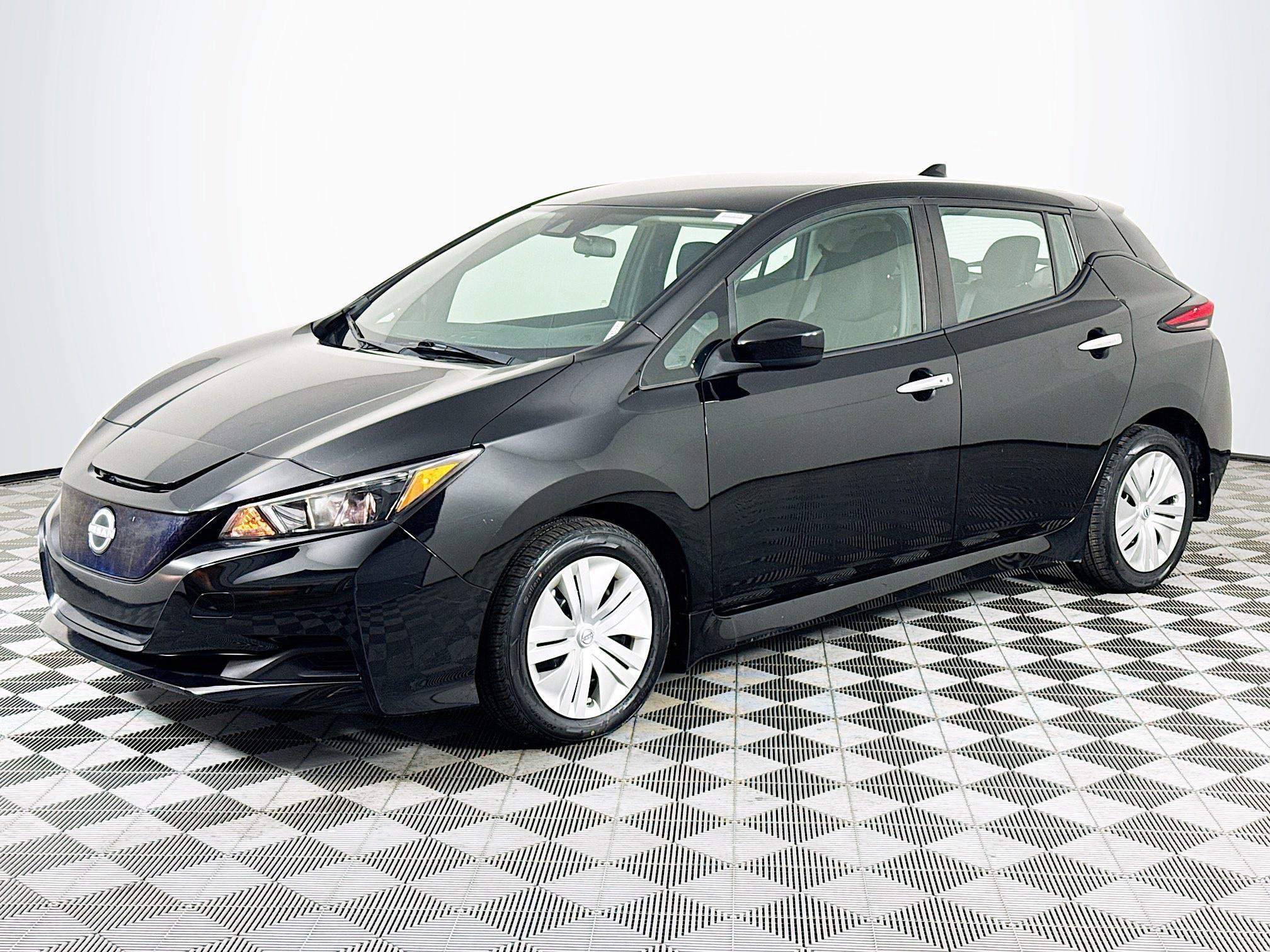 Used 2023 Nissan Leaf S image 4