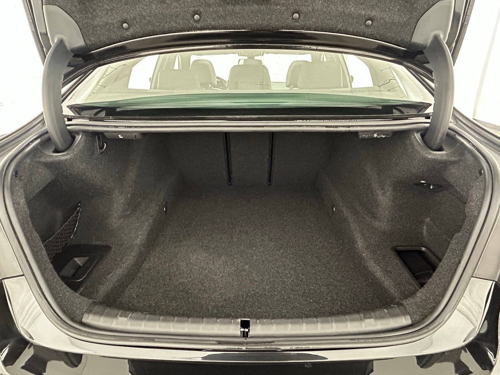 Used 2023 BMW 530i xDrive w/ Premium Package image 37