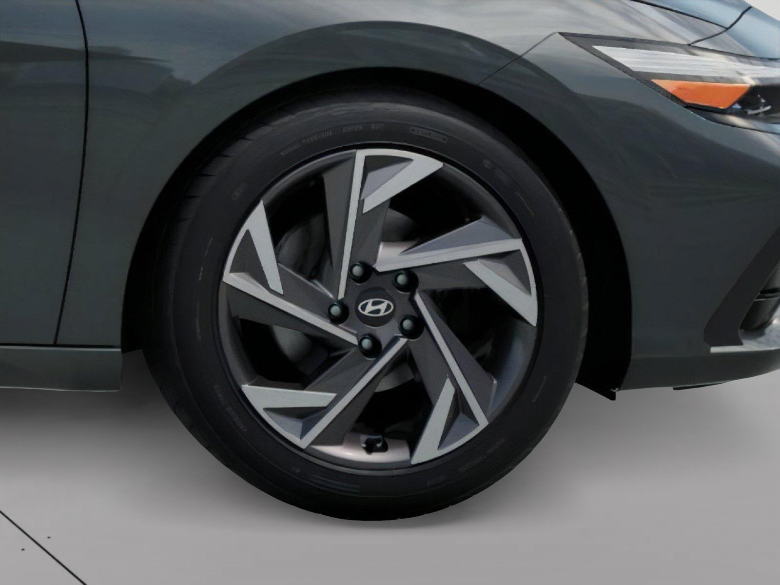 New 2026 Hyundai Elantra SEL Sport Premium FWD image 8