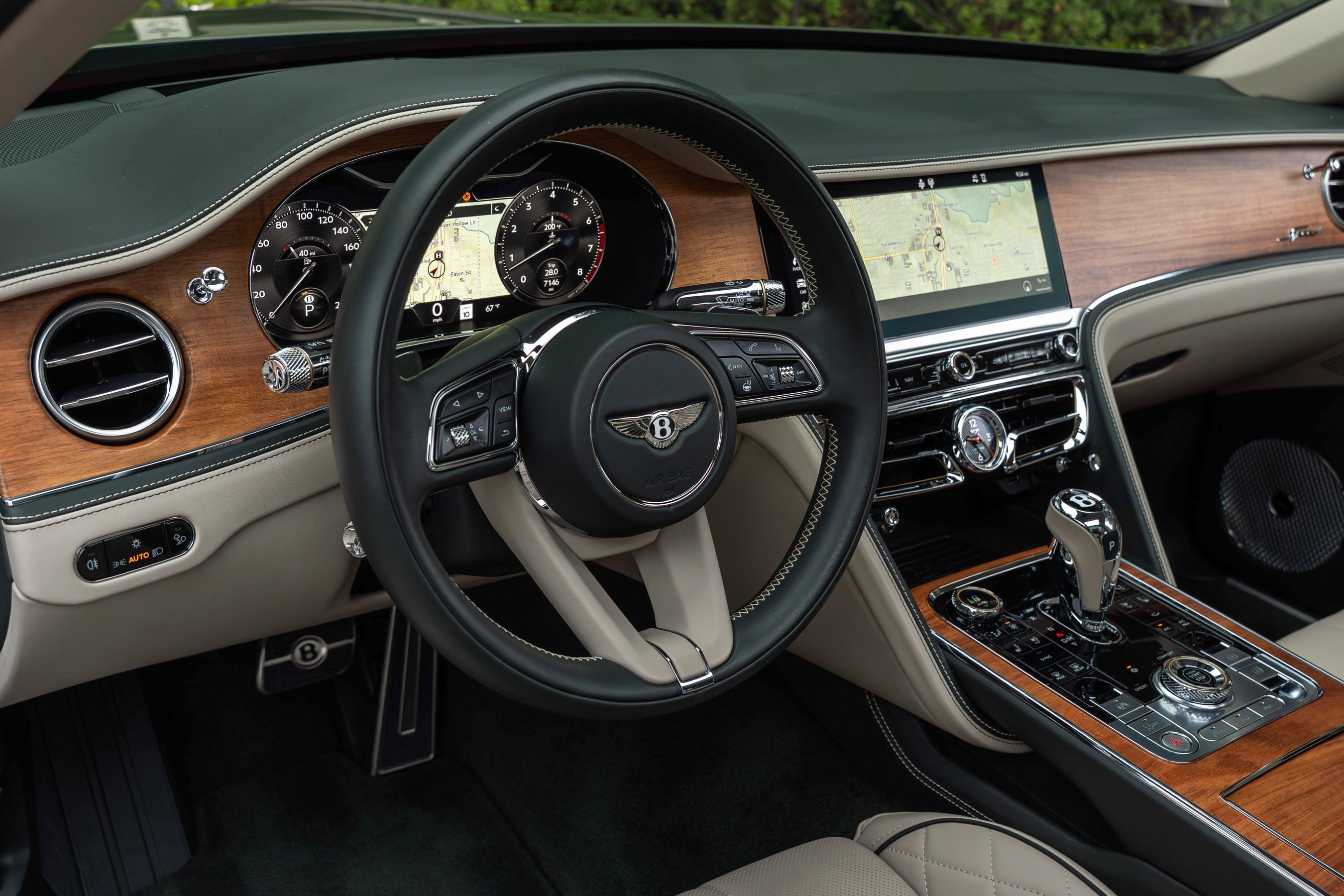 Used 2024 Bentley Flying Spur W12 image 27