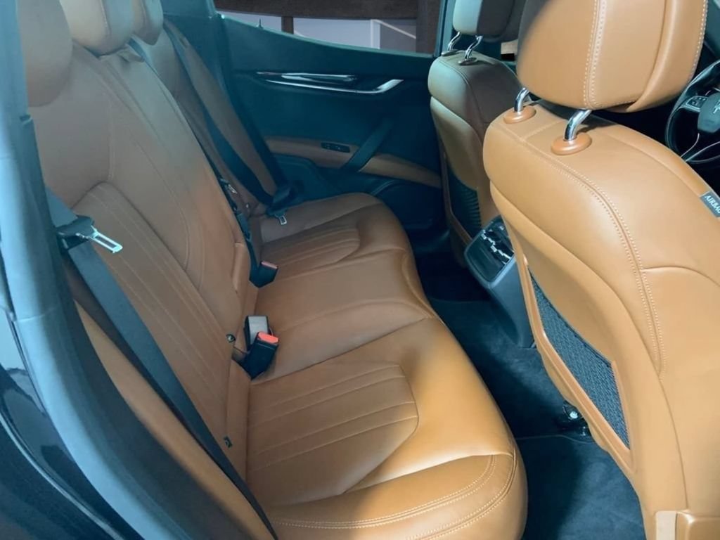 Used 2021 Maserati Ghibli RWD image 12