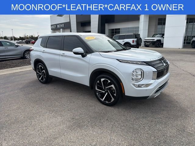 Used 2024 Mitsubishi Outlander SE image 2