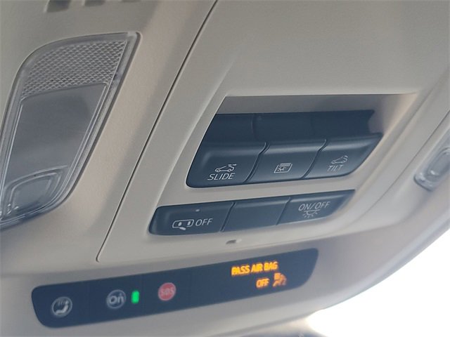 Used 2021 Buick Envision Essence w/ Sport Touring Package image 31