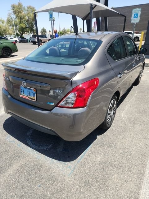 Used 2015 Nissan Versa SV FWD image 4