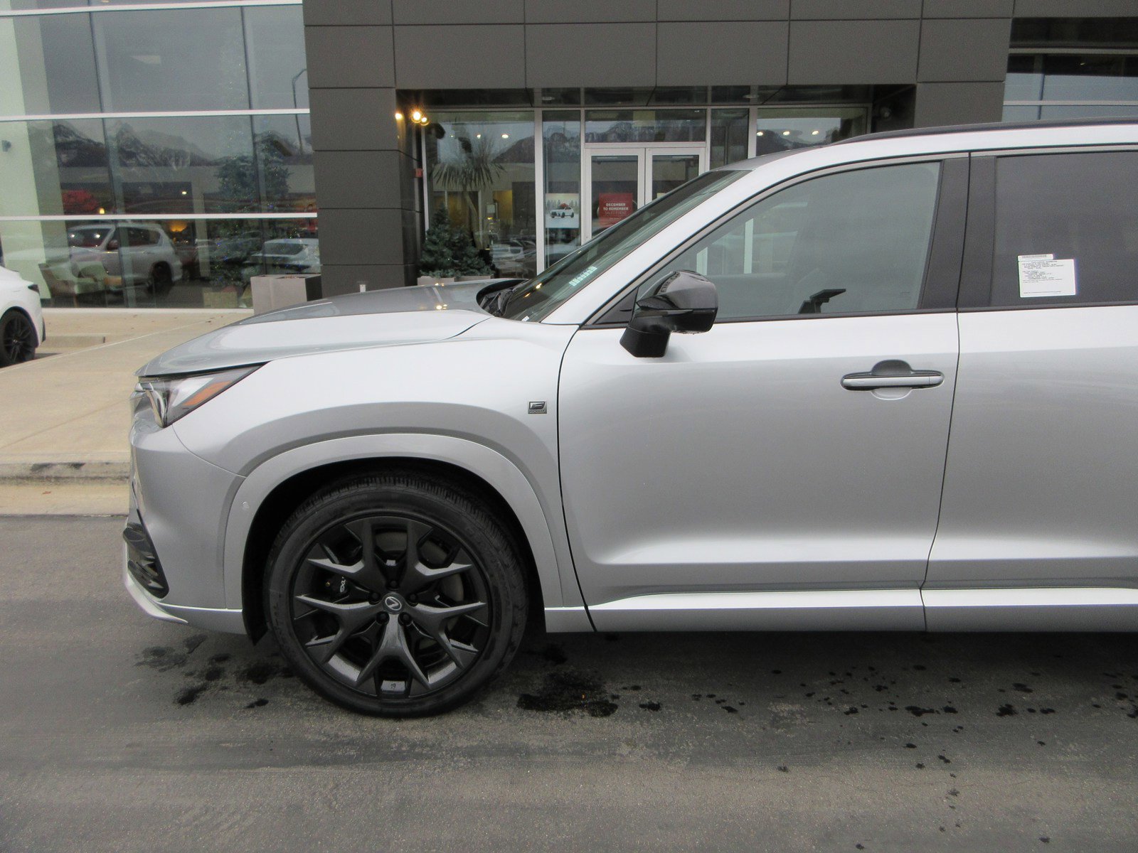 New 2026 Lexus TX 500h AWD image 2