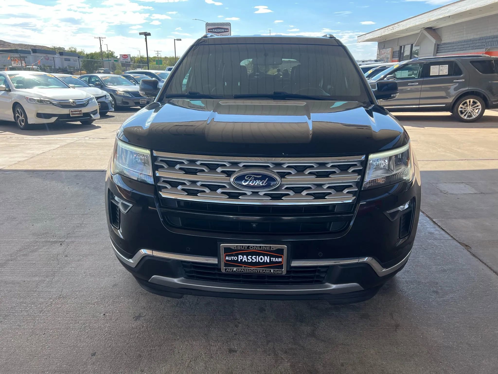 Used 2019 Ford Explorer Limited image 2