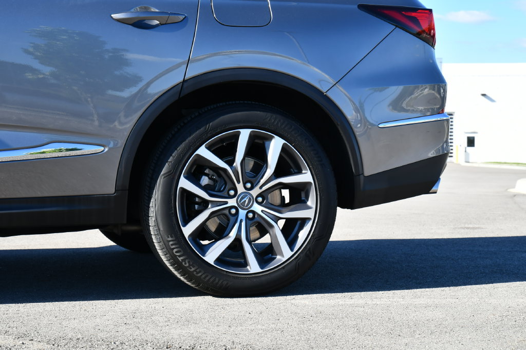 Certified 2024 Acura MDX w/ Technology Package AWD/4WD image 17