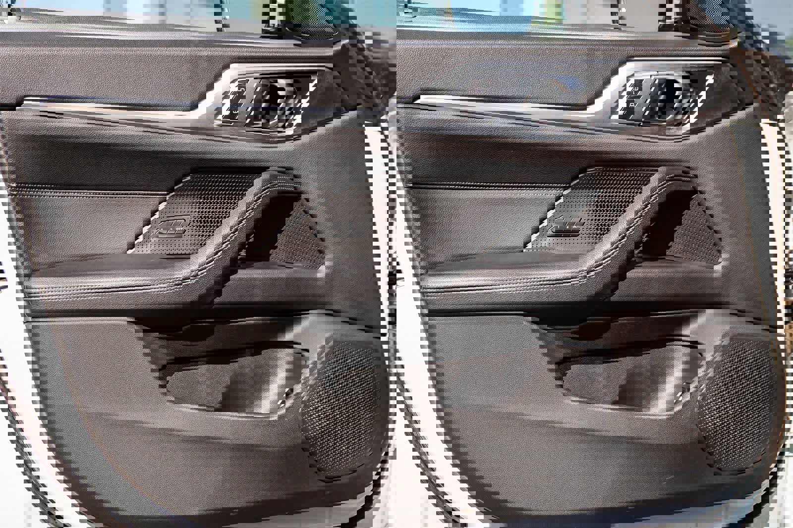 Used 2023 BMW i4 eDrive40 image 21