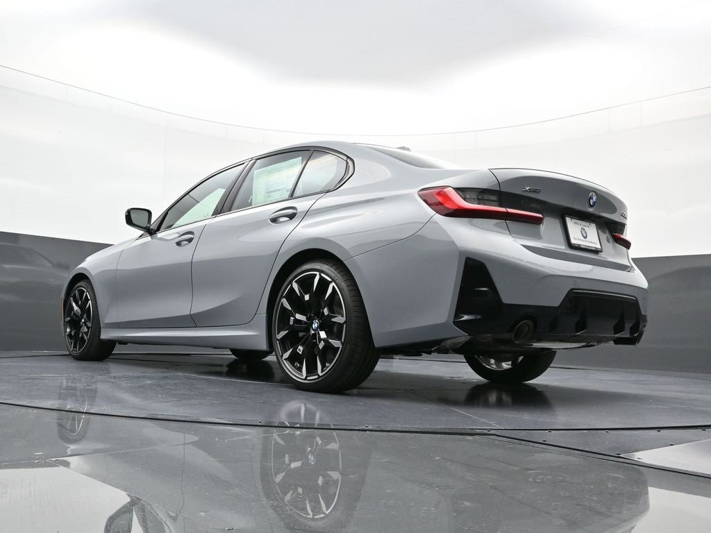 New 2025 BMW 330i xDrive Sedan w/ M Sport Package image 28