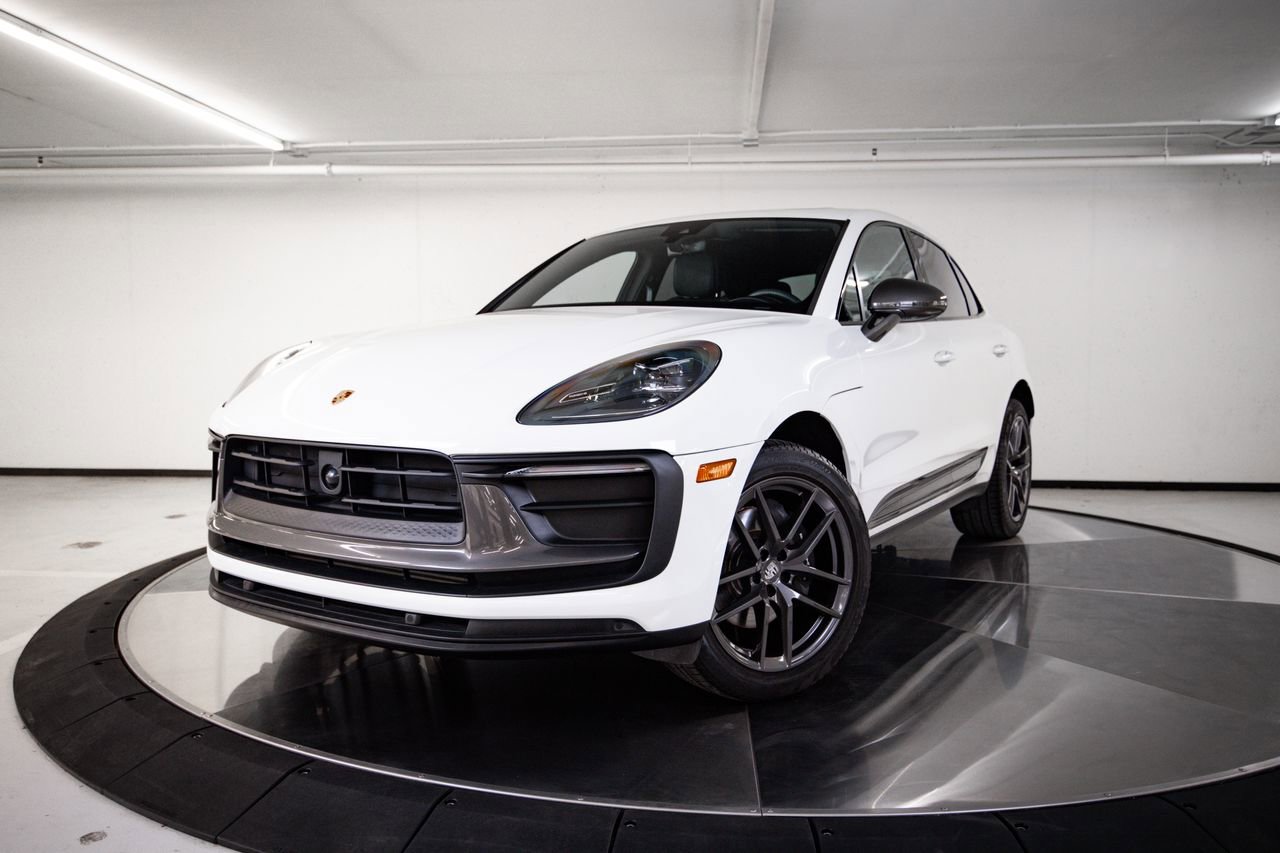 Used 2023 Porsche Macan Turbo image 1