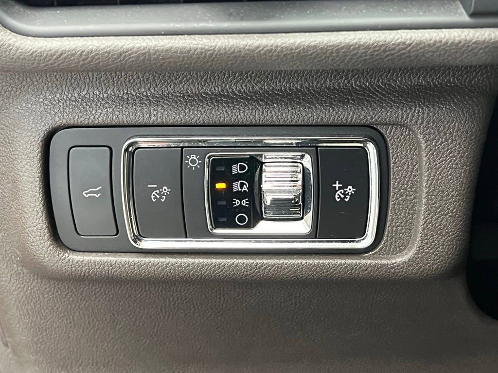 Used 2022 Lincoln Corsair FWD w/ Premium Package image 20