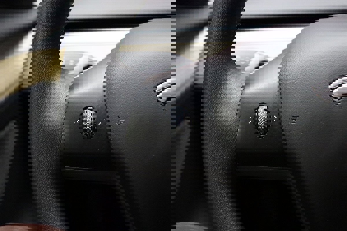 Used 2023 Tesla Model 3 Standard Range image 41