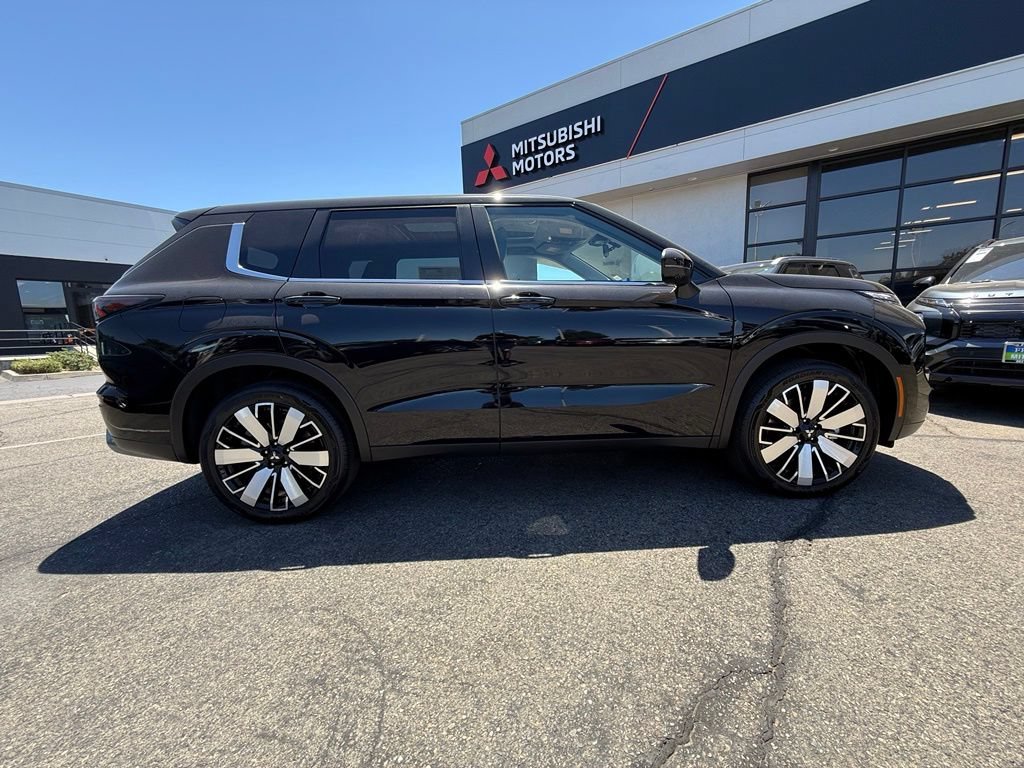 New 2026 Mitsubishi Outlander SE FWD image 15