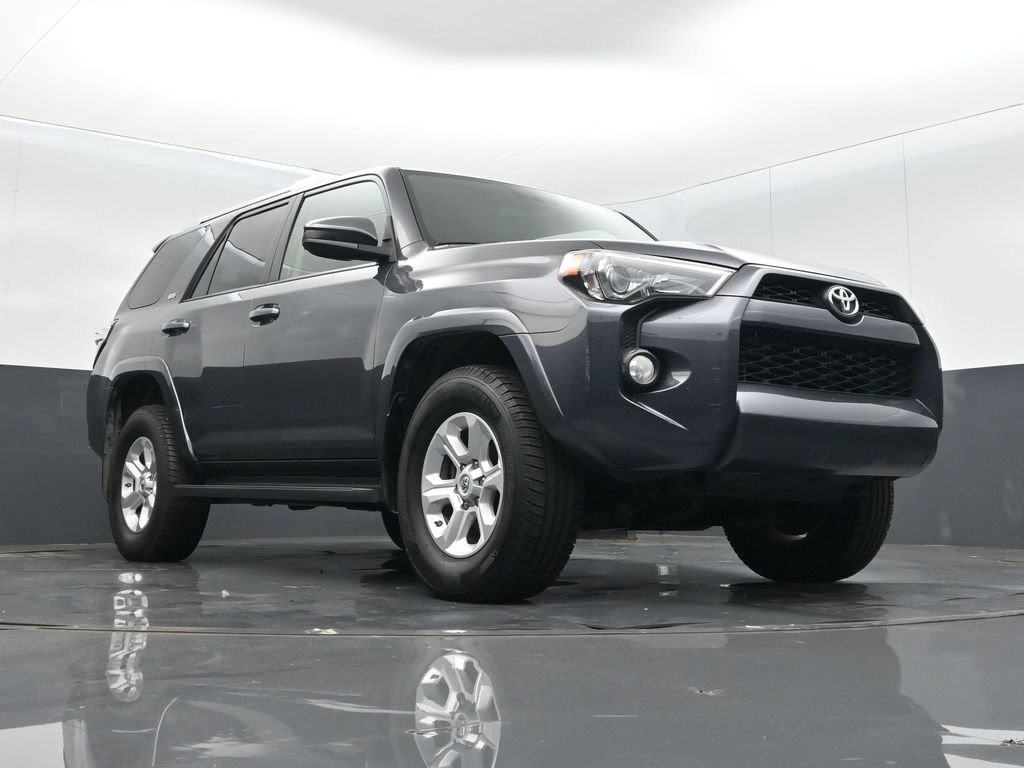 Used 2014 Toyota 4Runner SR5 AWD/4WD image 10