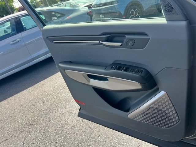 Certified 2024 Kia EV9 Light RWD image 19