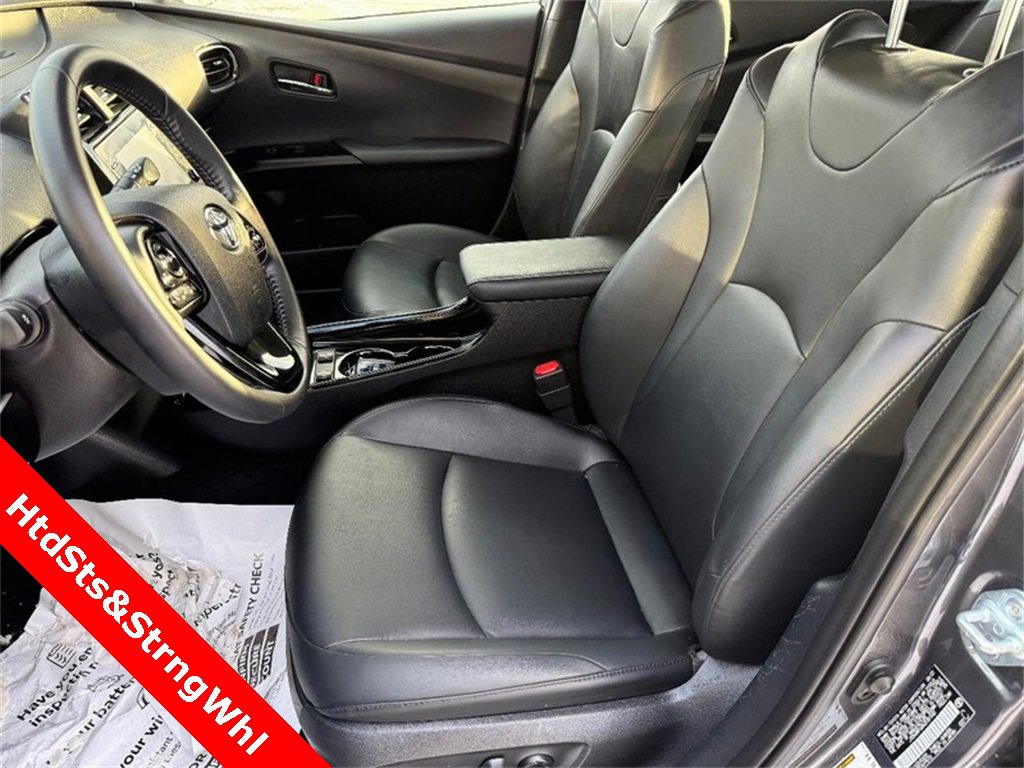 Used 2022 Toyota Prius XLE image 16