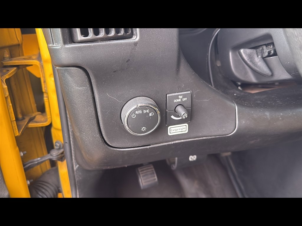Used 2021 GMC Savana 3500 Extended w/ Power Convenience Package RWD image 11