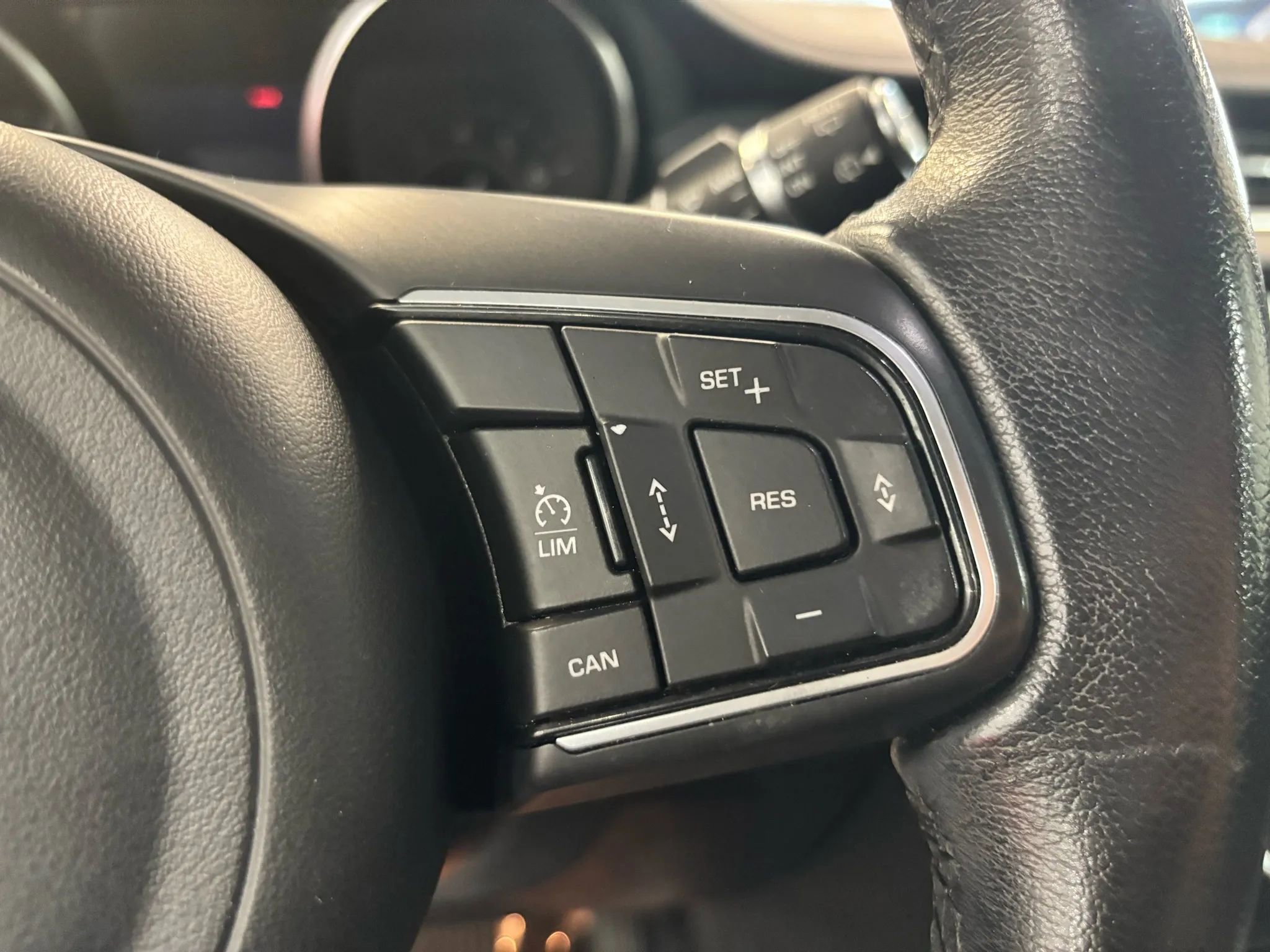 Used 2018 Jaguar E-PACE S image 26