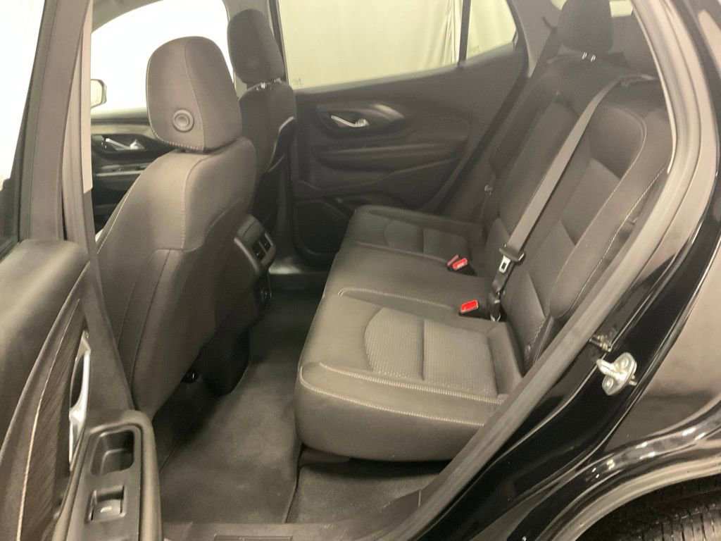 Used 2024 GMC Terrain SLE image 31