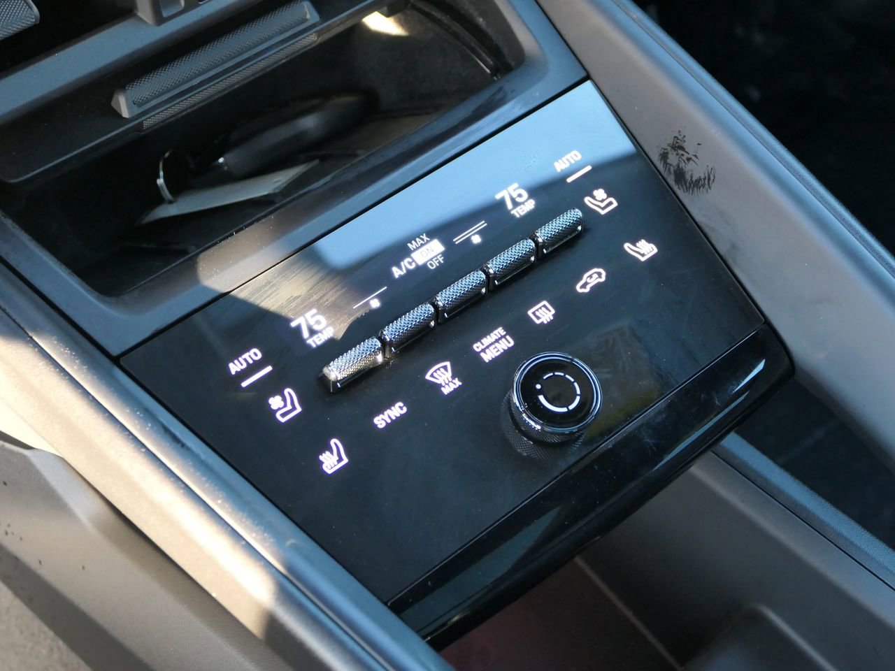 Used 2024 Porsche Macan 4 Electric image 26