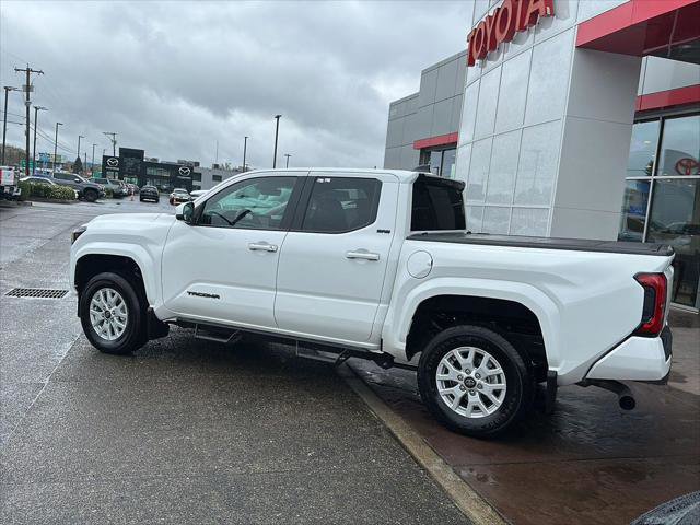Certified 2025 Toyota Tacoma SR5 AWD/4WD image 6