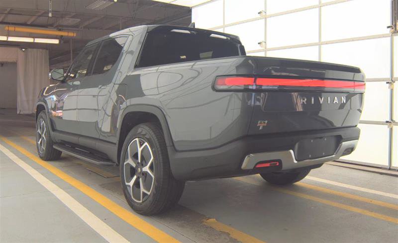 Used 2023 Rivian R1T Adventure image 13
