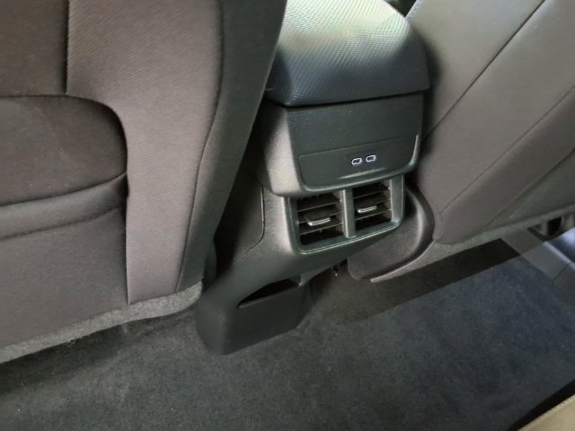 Used 2026 Chevrolet Equinox LT AWD/4WD image 18