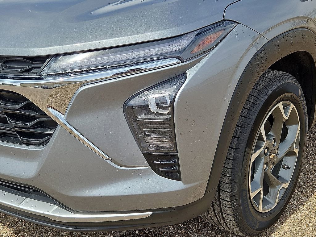 Used 2024 Chevrolet Trax LT image 9