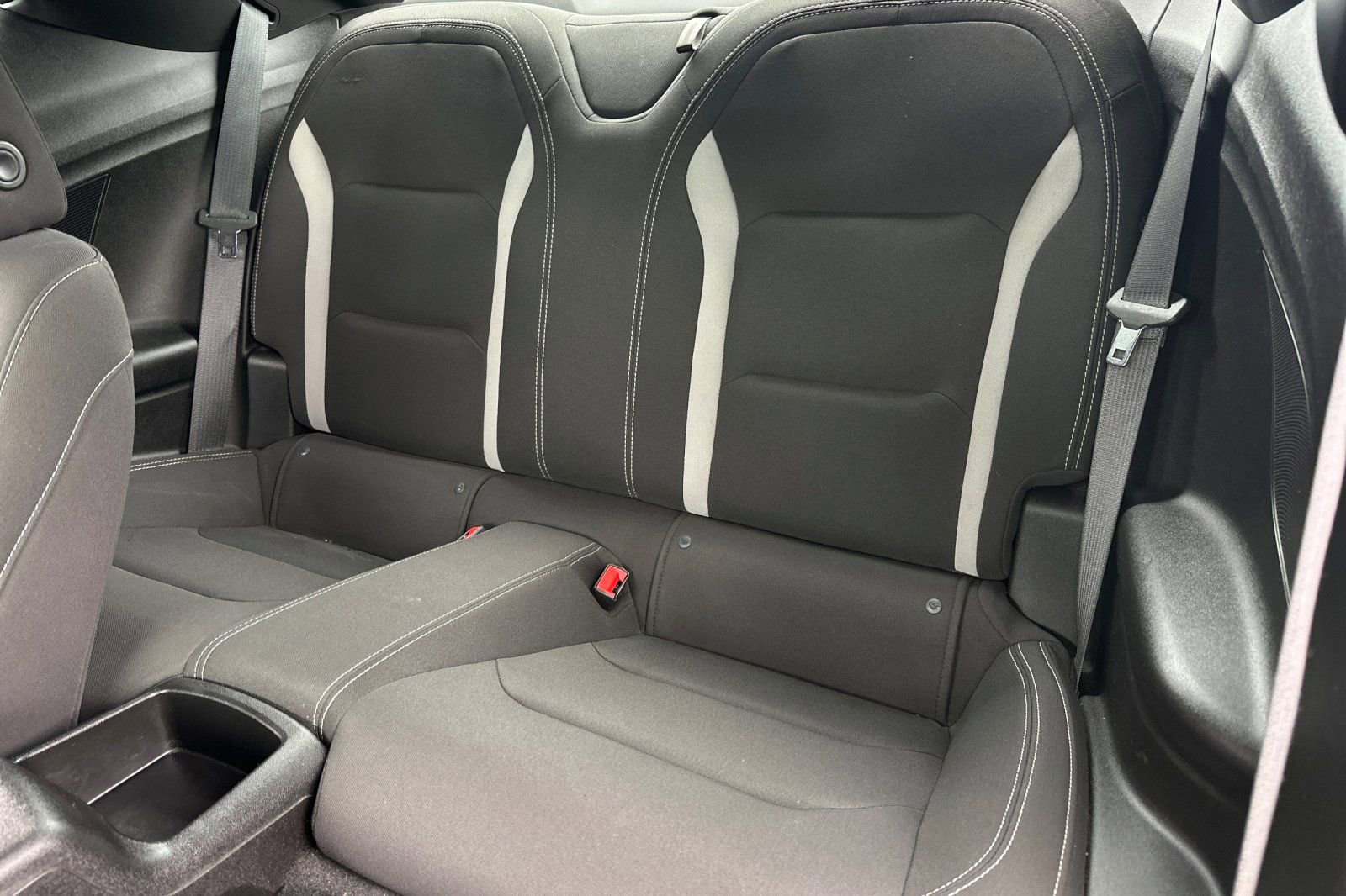 Used 2018 Chevrolet Camaro LT RWD image 12