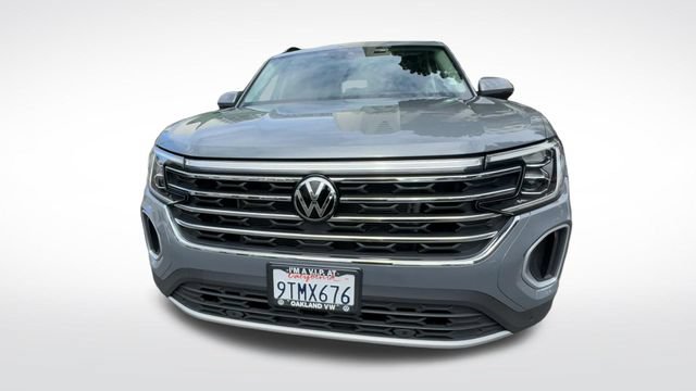 Certified 2025 Volkswagen Atlas SE FWD image 3