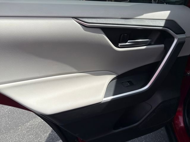 Used 2022 Toyota RAV4 XLE image 11