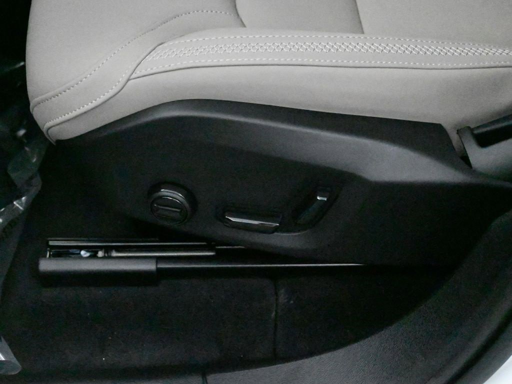 New 2026 Volvo XC60 B5 Plus w/ Protection Package Premier image 12