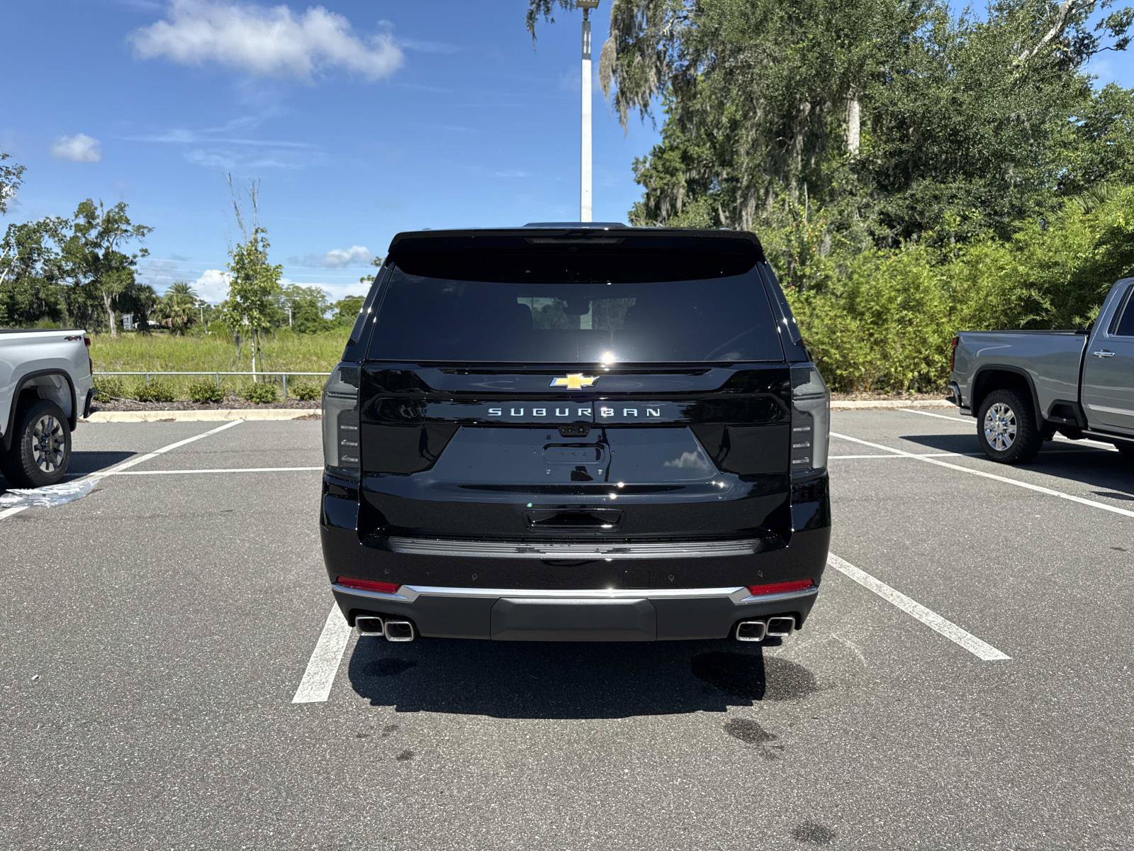 New 2026 Chevrolet Suburban High Country AWD/4WD image 4