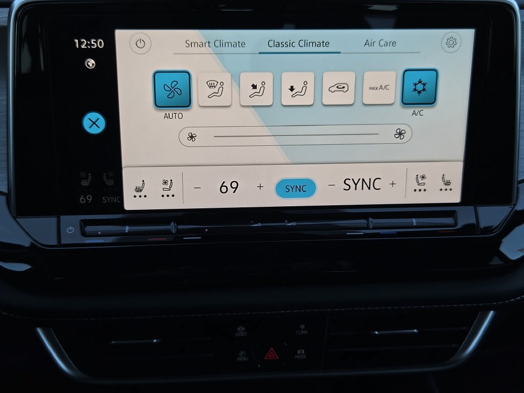 New 2026 Volkswagen Atlas Cross Sport SE FWD image 17