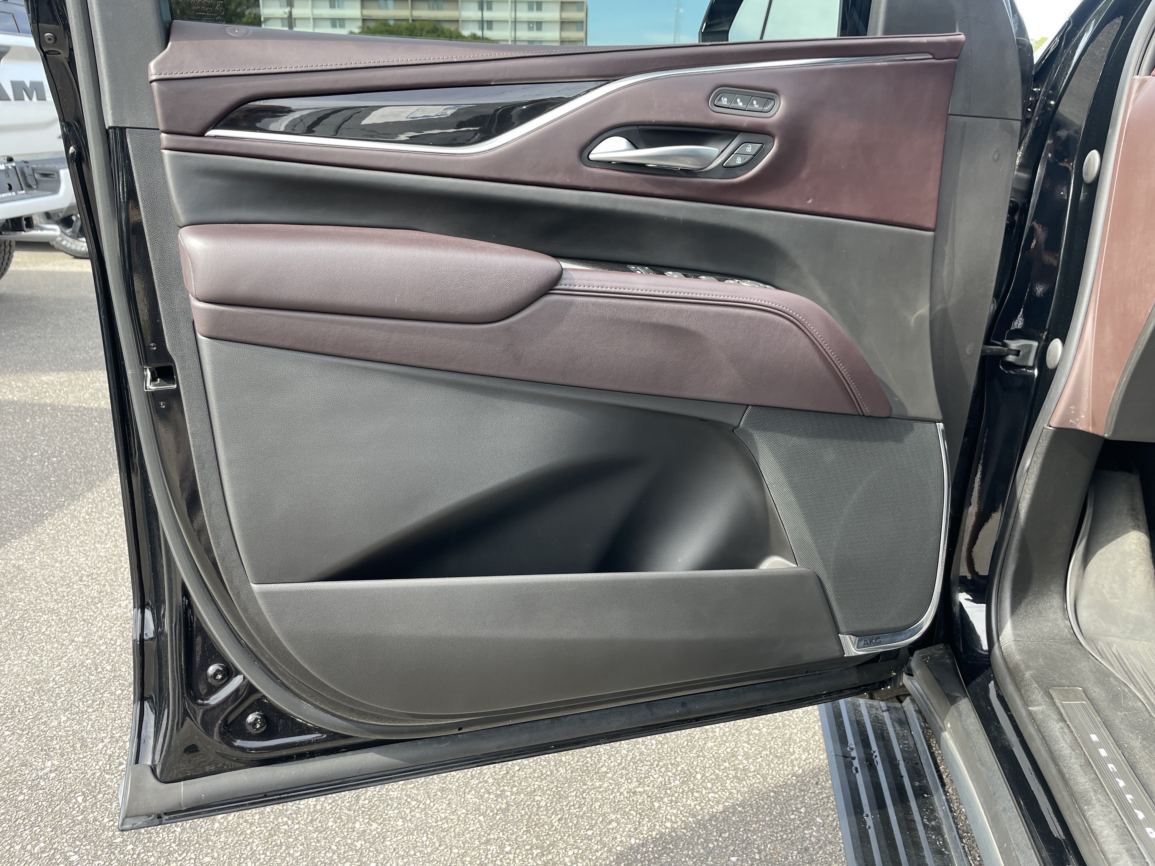 Used 2023 Cadillac Escalade Premium Luxury Platinum w/ LPO, Floor Liner Package AWD/4WD image 13