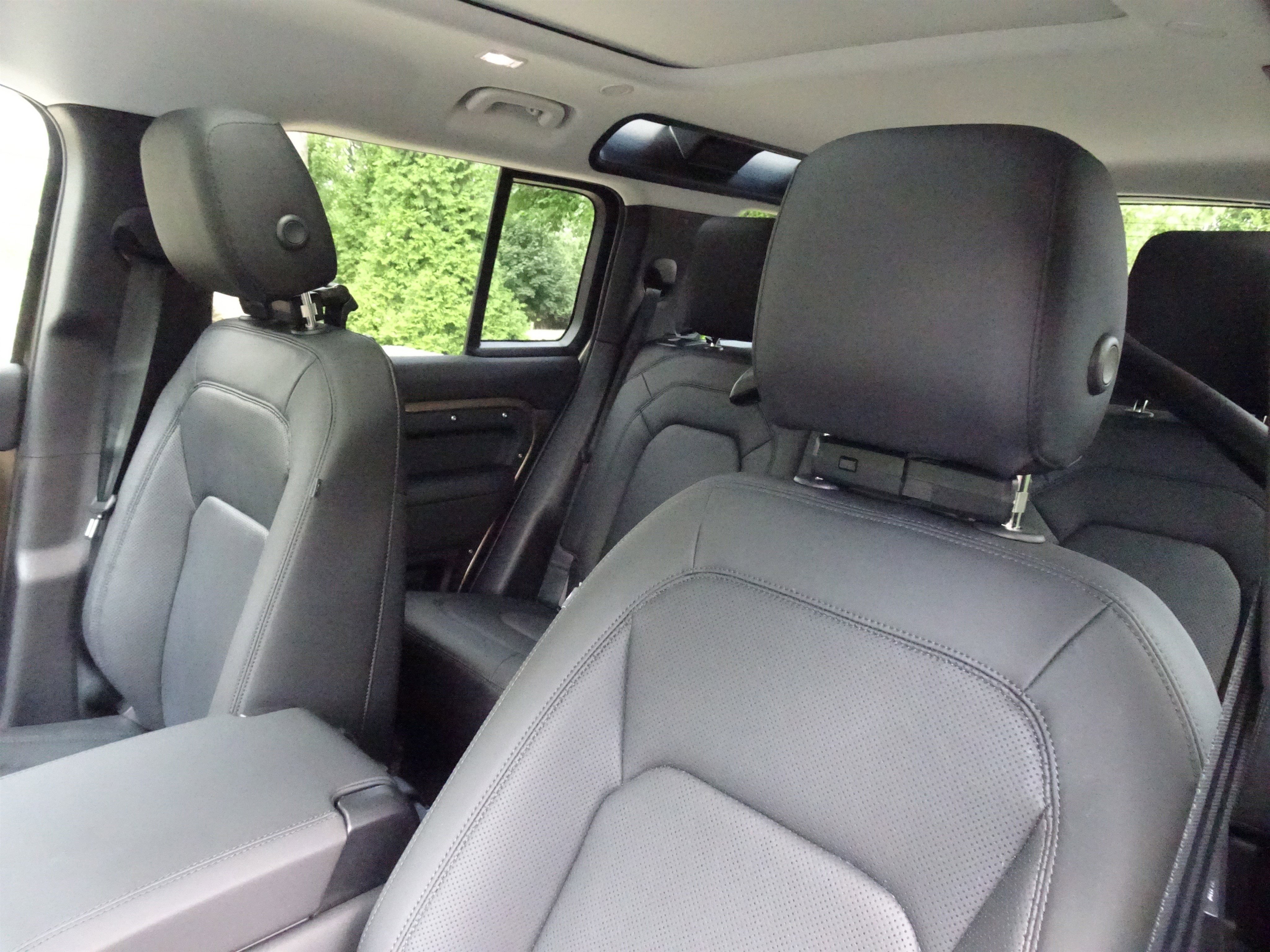 New 2025 Land Rover Defender 110 S image 17