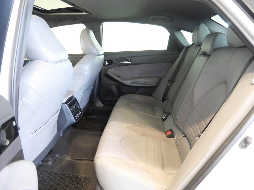 Used 2019 Toyota Avalon Touring w/ Advanced Safety Package image 25