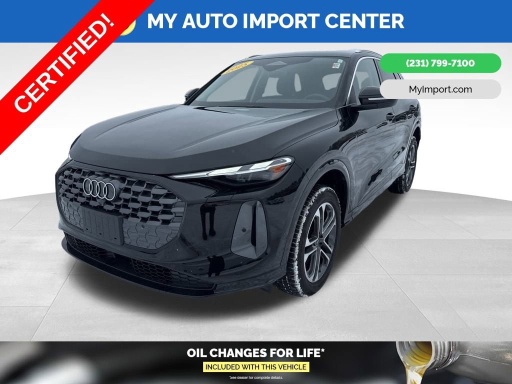 Used 2025 Audi Q5 Premium w/ Convenience Package image 3