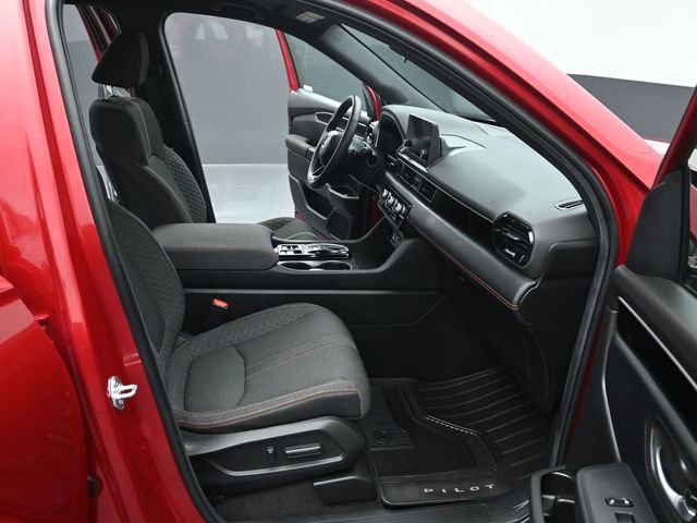Certified 2025 Honda Pilot Sport image 30