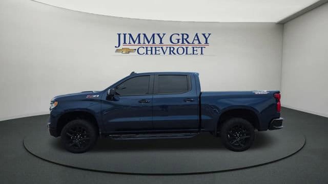 Used 2022 Chevrolet Silverado 1500 LT Trail Boss w/ LT Trail Boss Premium Package AWD/4WD image 2